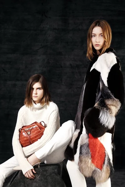 Look 15